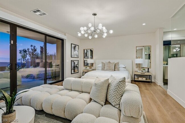 Building Photo - 807 Magnum Cliff Ct