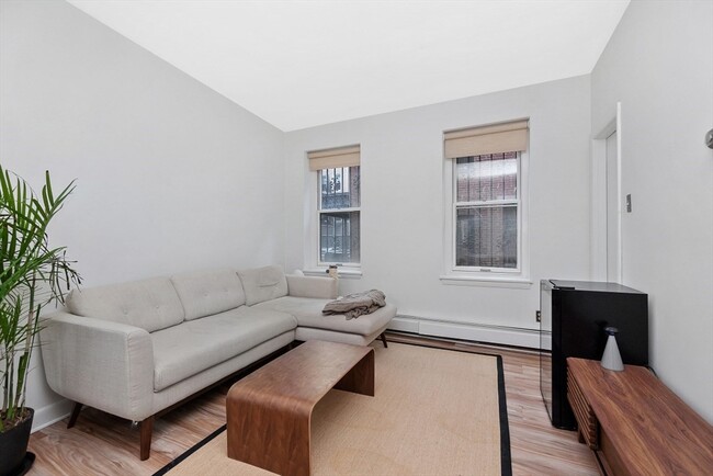Building Photo - 47 Tileston St