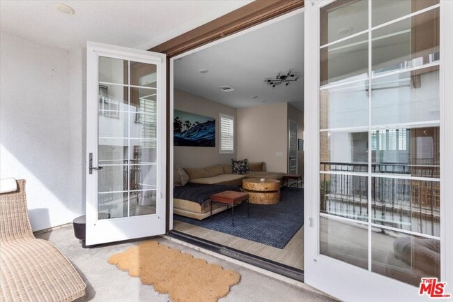 Building Photo - 127 Boeing Ln