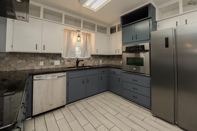 Building Photo - 9 Lackland Cir