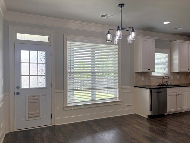 Building Photo - 781 Bridgewater Dr