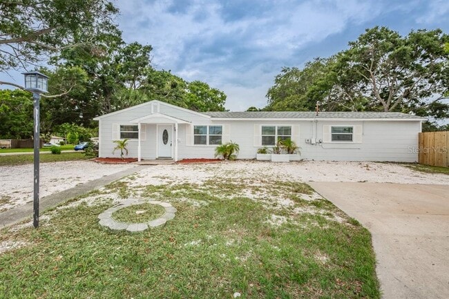 Building Photo - 7601 32nd Ave N