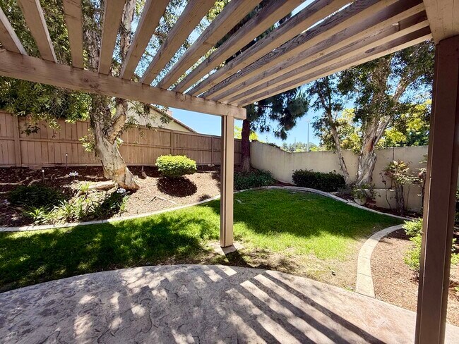 Building Photo - 1304 Thunder Springs Dr