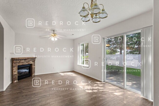 Building Photo - 4920 N Orchid Ln