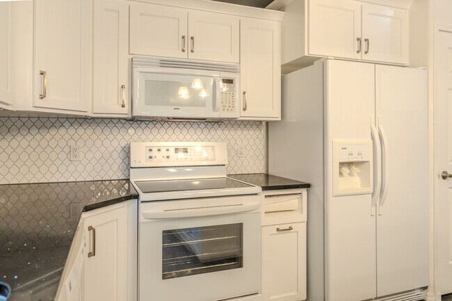 Building Photo - 217 Coho Rd