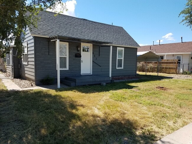 UPDATED 2 Bedrm 1Bath Home - Granite, Stainless Steel Appliances - UPDATED 2 Bedrm  1Bath Home - Granite, Stainless Steel Appliances