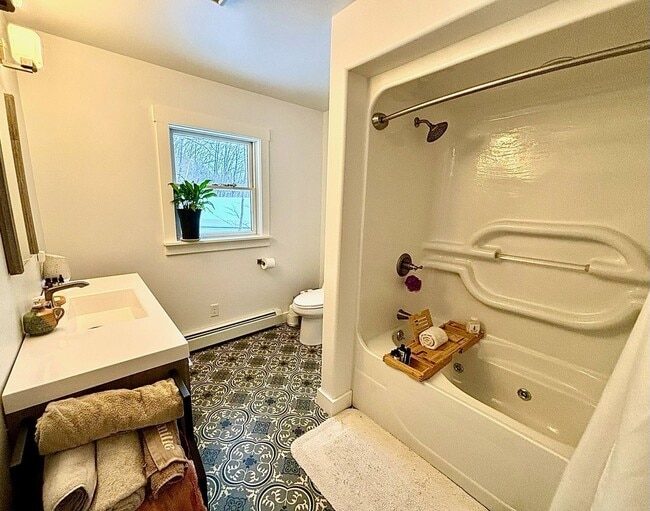 Building Photo - Bright & Airy Home Near Brettun’s Pond – Scenic Views & Modern Comfort