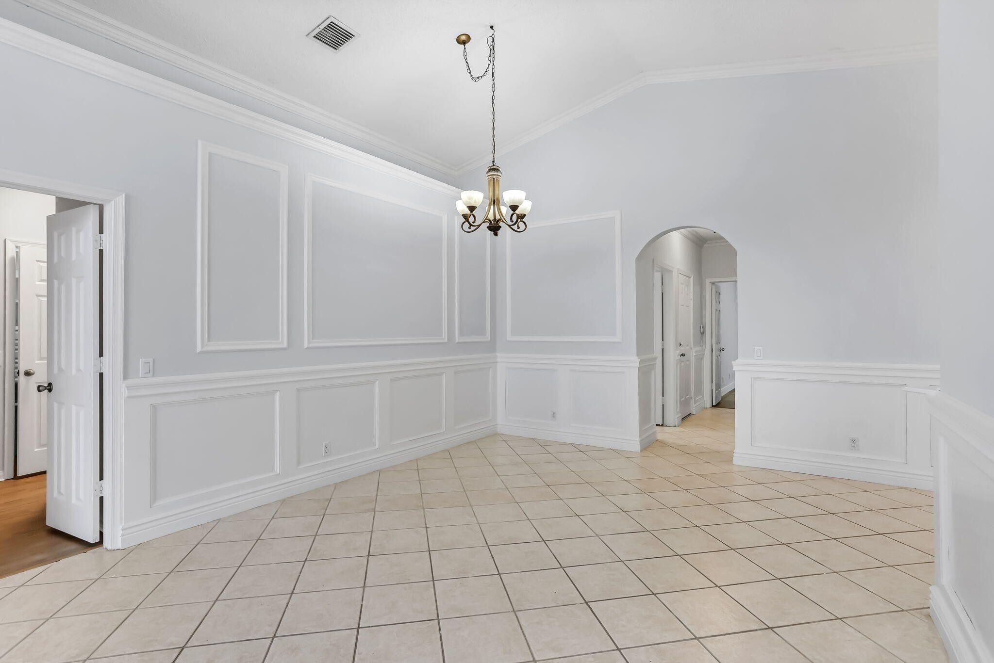 Building Photo - 7607 Colony Lake Dr
