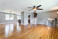 Building Photo - Bergenfield NJ Split Level Spacious Single Family home