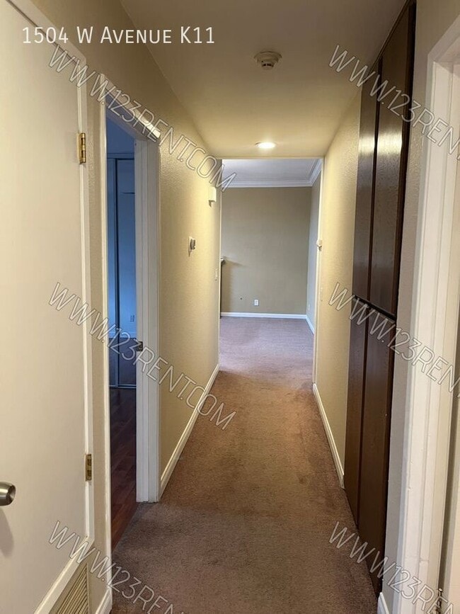 Building Photo - 1504 W Ave K11