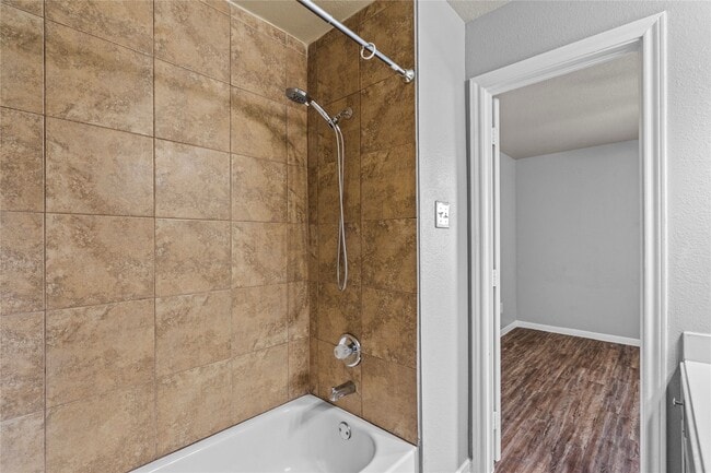 Building Photo - 113 Green Isle Ave