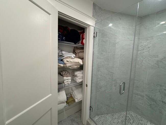 Building Photo - 32 Atherton Rd