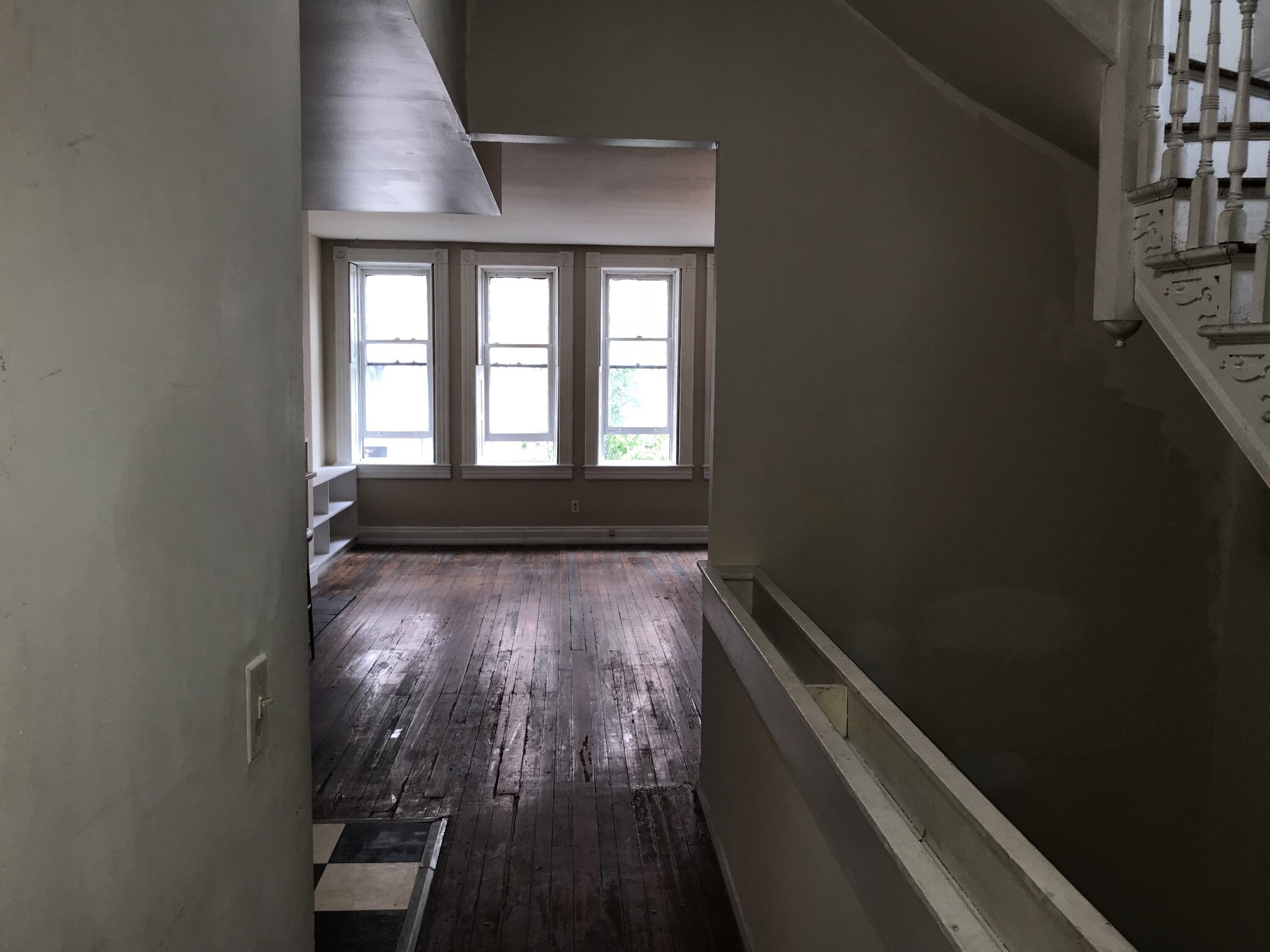 living room - 5 W Biddle St