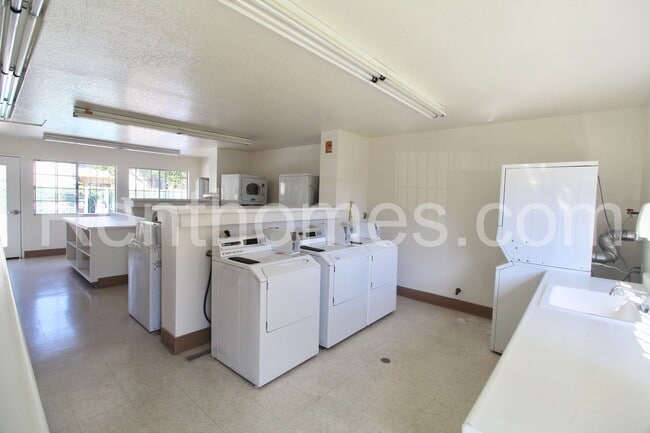 Building Photo - Mira Mesa, 10646 Aderman Avenue #18 - Minu...
