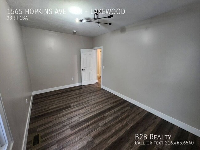 Building Photo - 1565 Hopkins Ave