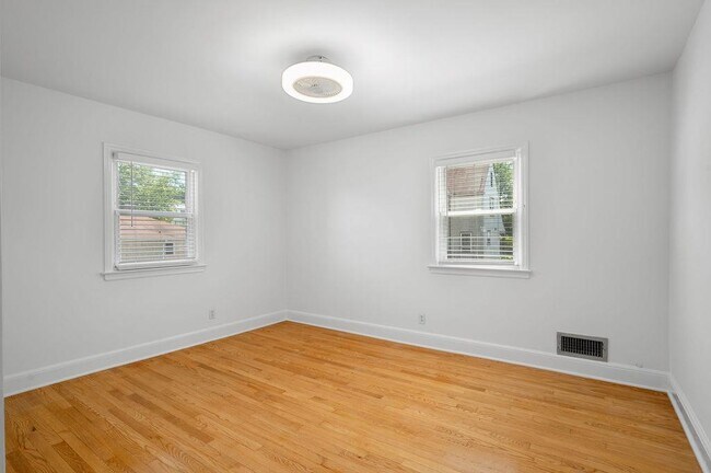 Building Photo - 82 Linden Ave