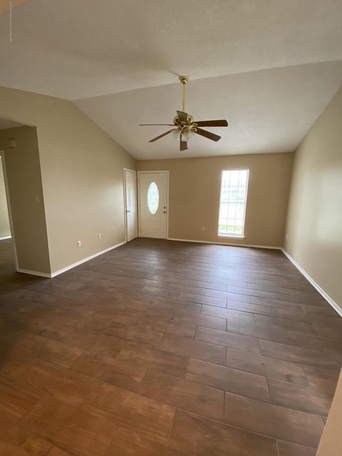 Building Photo - 4253 Brighton Dr