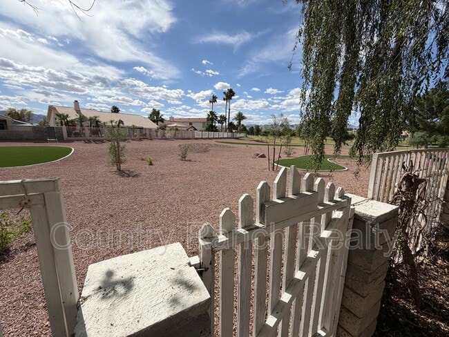Building Photo - 2899 Country Club Dr