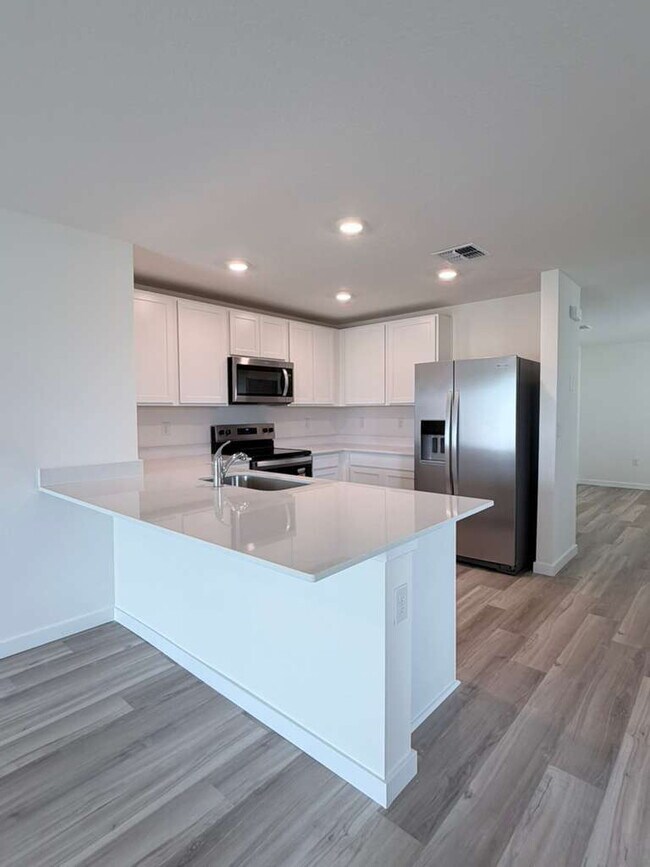 Building Photo - MOVE-IN SPECIAL 2 WEEKS FREE RENT!! NO APPLICATION FEES FOR APPROVED APPLICANTS**Beautiful Brand-...