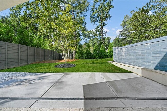 Building Photo - 3566 Cantrell Rd NE