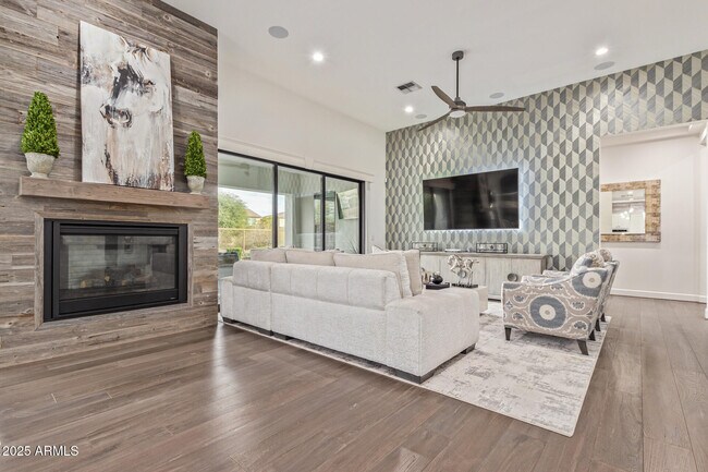 Building Photo - 4601 S Pinaleno Dr