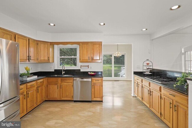 Building Photo - 14429 Stonebridge View Dr