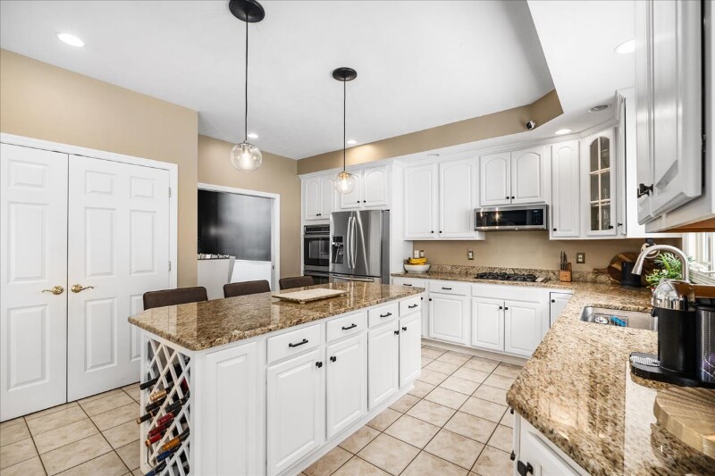 Building Photo - 806 Gallant Fox Ln