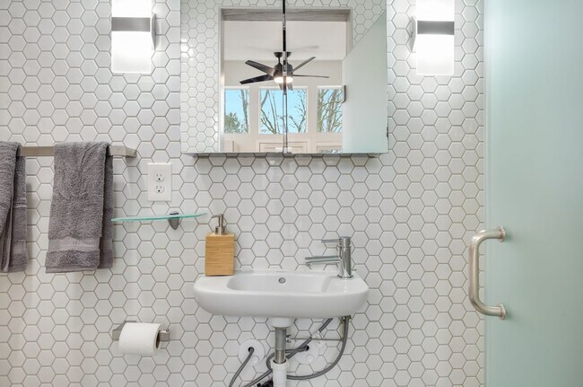 Building Photo - 3843 20th Ave SW