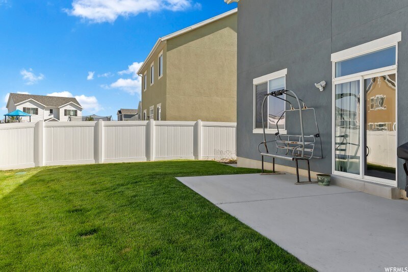 Building Photo - 1675 W Parkview Dr