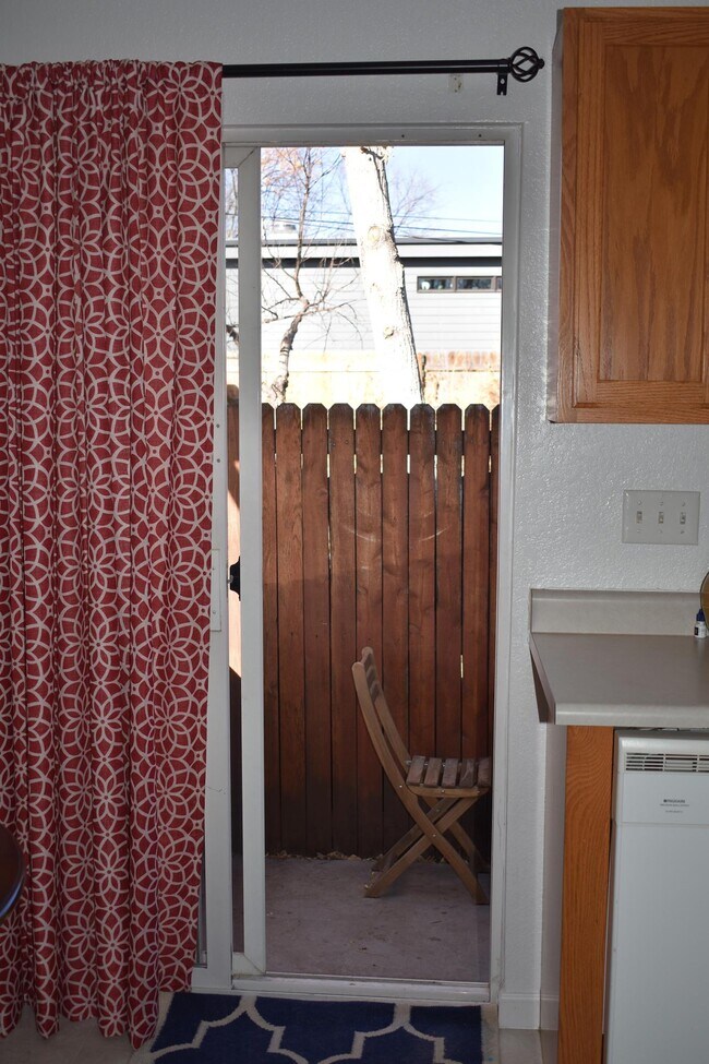 Building Photo - 3249 Madison St