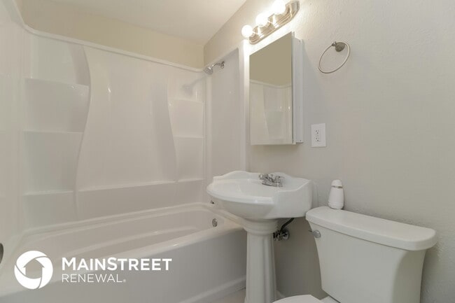 Building Photo - 560 Georgia Ave