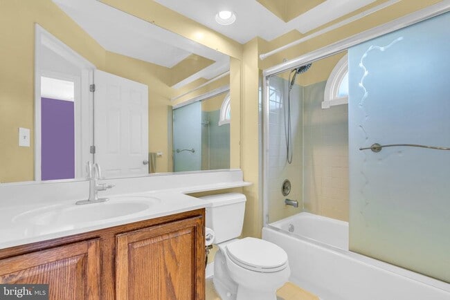 Building Photo - 9354 Sombersby Ct
