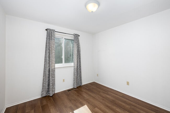 Building Photo - 1152 Rue Deauville Blvd