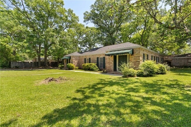 Building Photo - 2825 Cottage Hill Rd