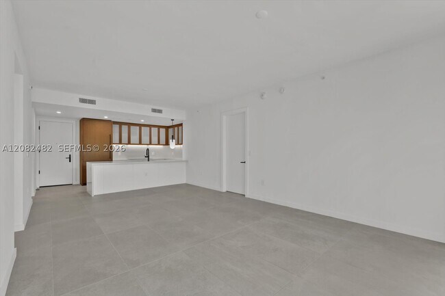 Building Photo - 2200 Brickell Ave