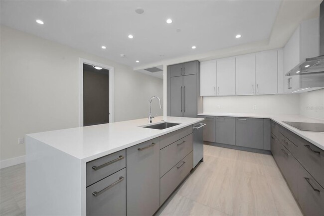 Building Photo - 275 1st Ave S