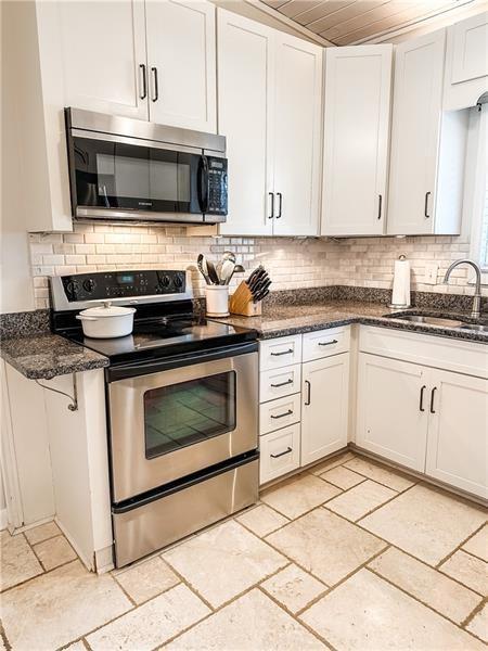 Building Photo - 2841 Cravenridge Dr NE