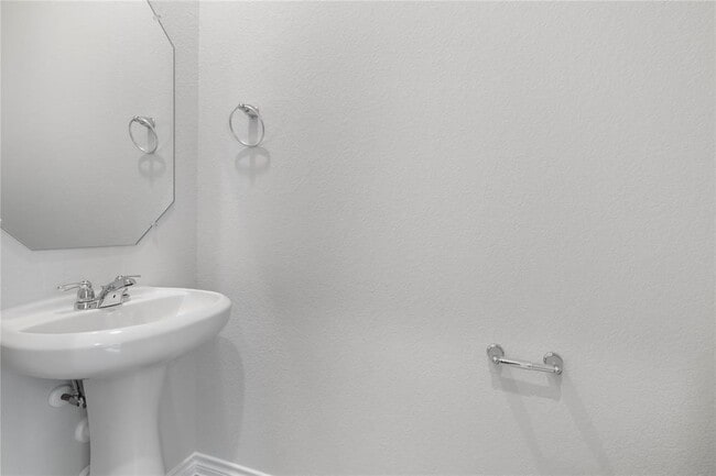 Building Photo - 241 Leeland Dr