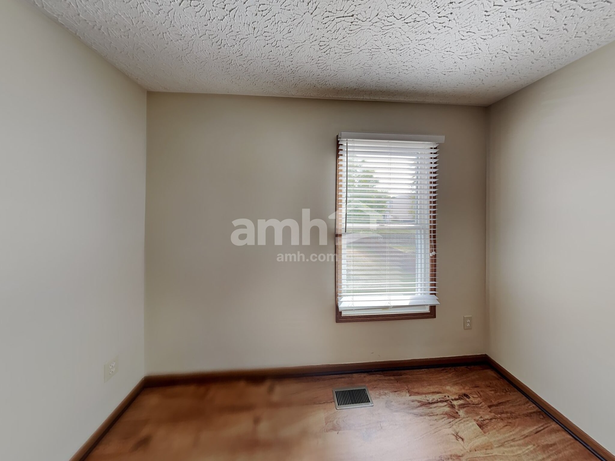 Building Photo - 5895 Westbend Dr