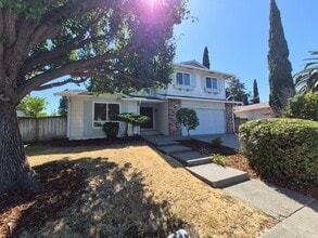 Building Photo - 5023 Oakbrook Cir
