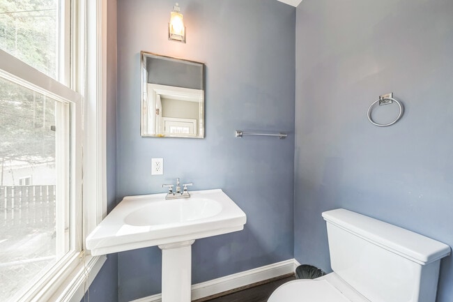 Building Photo - 723 K St NE