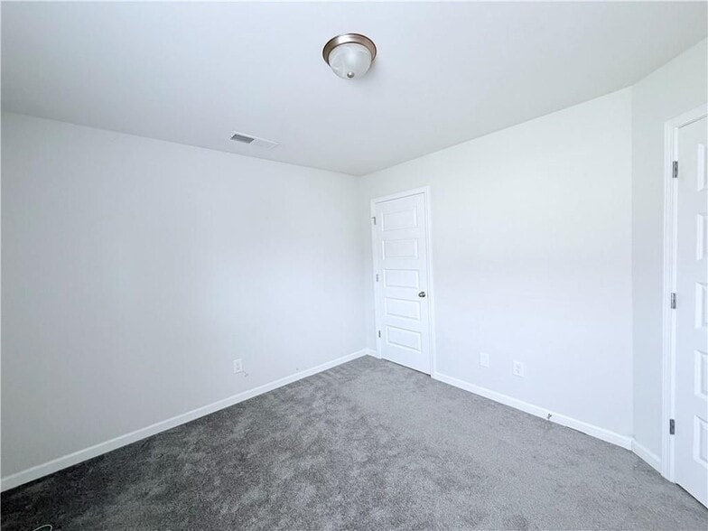 Building Photo - 409 McGinnis Cir