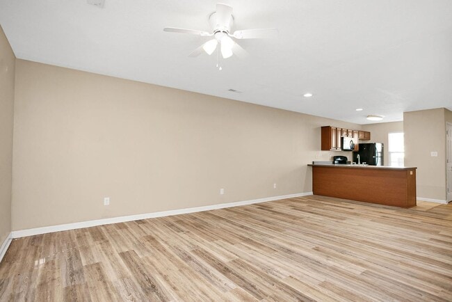 Building Photo - 6694 S Wilson Rd