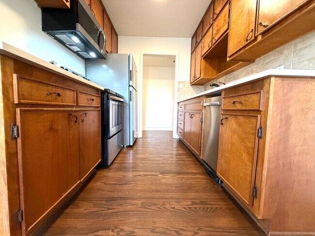 Building Photo - Charming 3-Bed, 1-Bath West Sacramento Home – Updated with Solar!