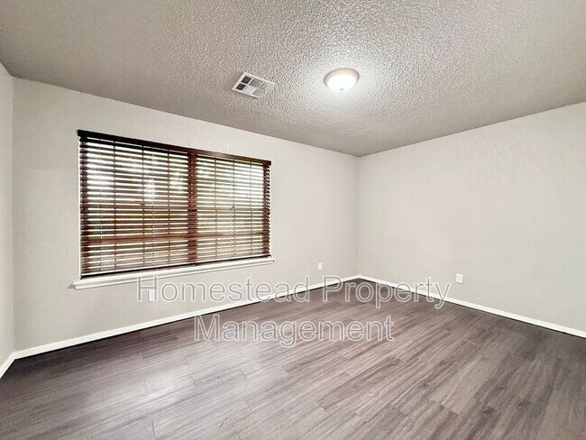 Building Photo - 2220 NW 118th St