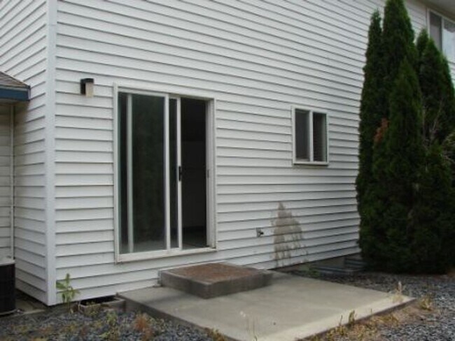 Building Photo - 1306-1308 Shaker Pl