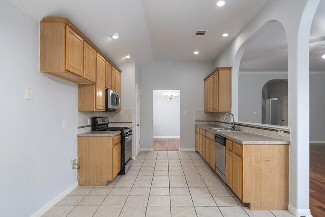 Building Photo - 8214 Cornerwood Dr