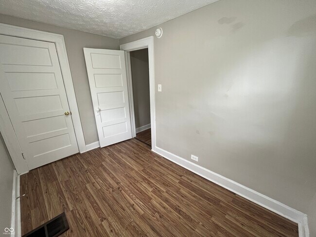 Building Photo - 560 Udell St