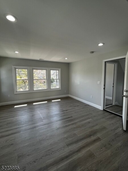 Building Photo - 1341 E 2nd St