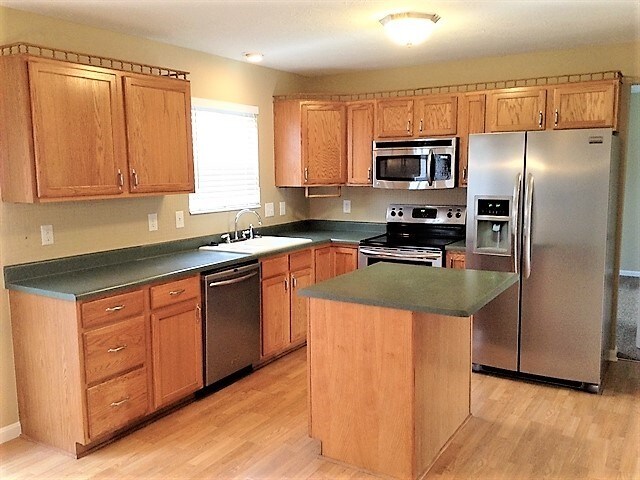 Building Photo - 2135 Canyon Ct